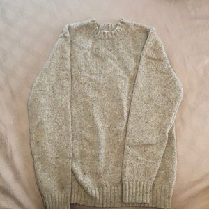 Men’s grey crew neck sweater